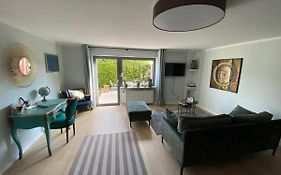 Schöne Wohnung mit Ausblick und Gartensitzplatz